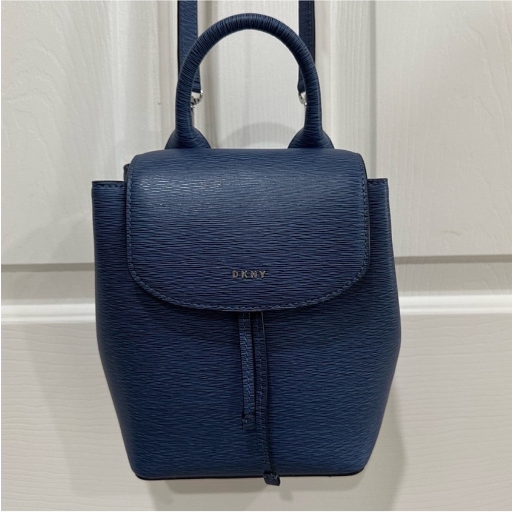 NWOT DKNY 100% Leather Lex Small Convertible Backpack & Crossbody - Picture 7 of 17